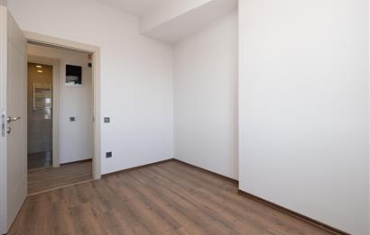 YALI MAHALLESİ'NDE 3+1 90m2 7.KAT OTOPARKLI LÜKS SIFIR DAİRE