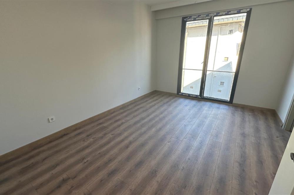 ÜSKÜDAR KÜÇÜKSU MAHALLESİ'NDE SIFIR 3+1 KİRALIK DAİRE