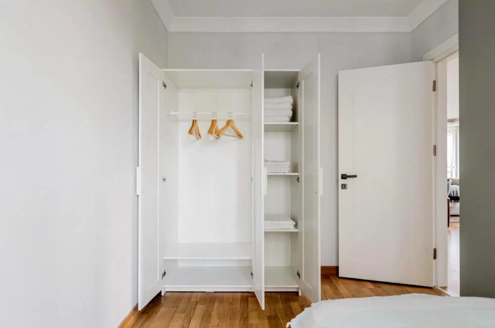 Kozyatağı Avşar Sokak'ta Yüksek Kira Getirili, Yeni Binada Satılık 2+1 Daire