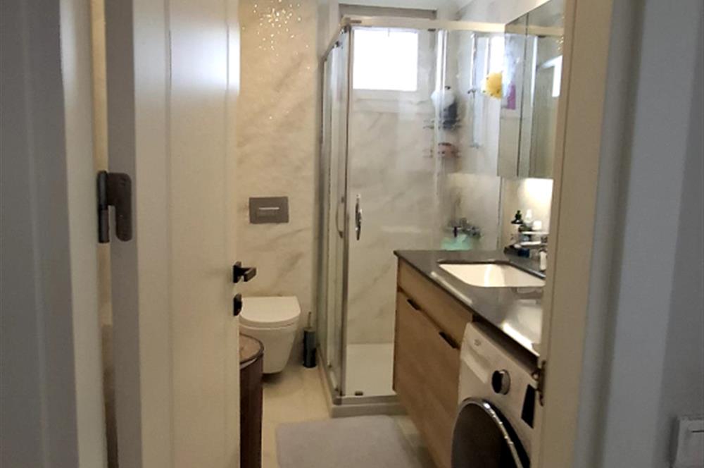 Kozyatağı Avşar Sokak'ta Yüksek Kira Getirili, Yeni Binada Satılık 2+1 Daire