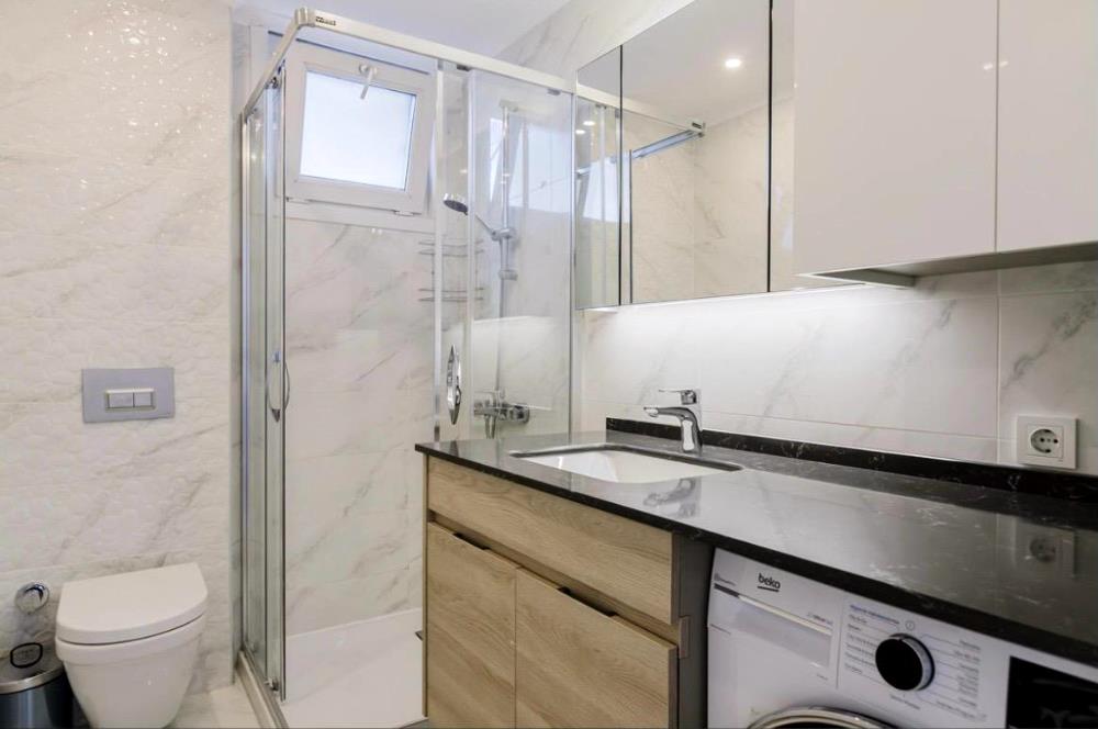 Kozyatağı Avşar Sokak'ta Yüksek Kira Getirili, Yeni Binada Satılık 2+1 Daire