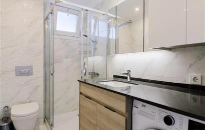 Kozyatağı Avşar Sokak'ta Yüksek Kira Getirili, Yeni Binada Satılık 2+1 Daire