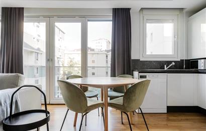 Kozyatağı Avşar Sokak'ta Yüksek Kira Getirili, Yeni Binada Satılık 2+1 Daire