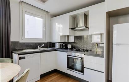 Kozyatağı Avşar Sokak'ta Yüksek Kira Getirili, Yeni Binada Satılık 2+1 Daire