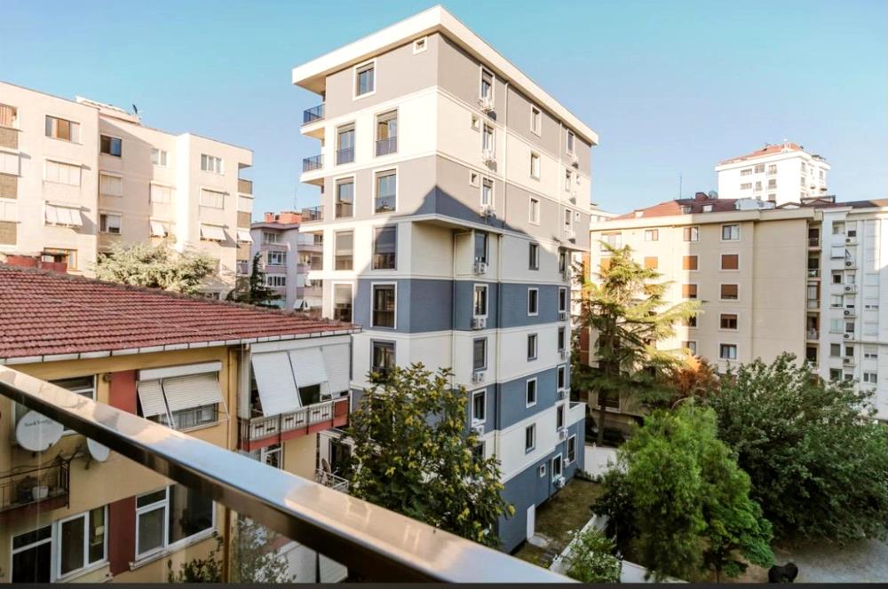 Kozyatağı Avşar Sokak'ta Yüksek Kira Getirili, Yeni Binada Satılık 2+1 Daire