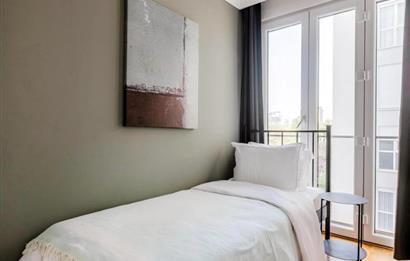 Kozyatağı Avşar Sokak'ta Yüksek Kira Getirili, Yeni Binada Satılık 2+1 Daire