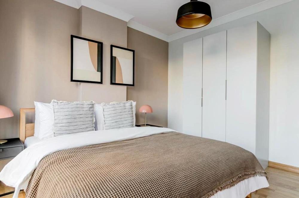 Kozyatağı Avşar Sokak'ta Yüksek Kira Getirili, Yeni Binada Satılık 2+1 Daire