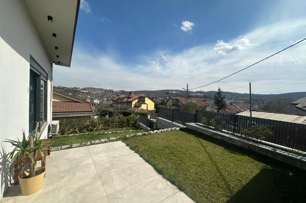 Zekeriyaköy'de Özel Dekorasyonlu, 4+1 Kiralık Villa