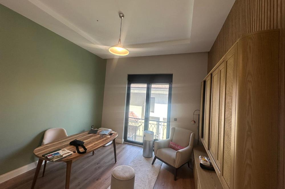 Zekeriyaköy'de Özel Dekorasyonlu, 4+1 Kiralık Villa