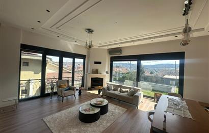 Zekeriyaköy'de Özel Dekorasyonlu, 4+1 Kiralık Villa