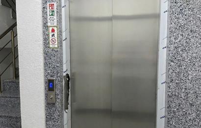 ŞEMSİPAŞA'DA YENİ BİNADA YERDEN ISITMALI 2+1 TRAMVAYA 2 DK