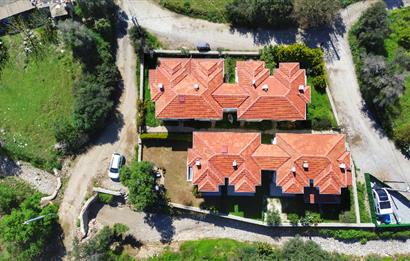 DATÇA KARAKÖY’DE SATILIK, GENİŞ BAHÇELİ, FULL EŞYALI 2+1