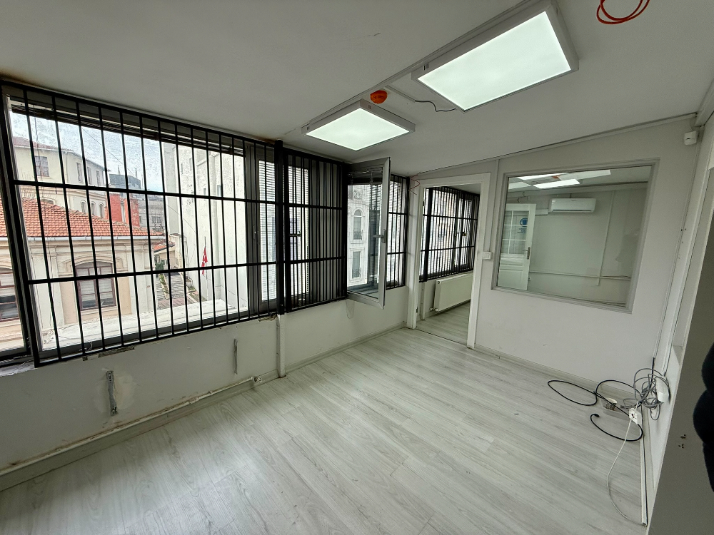 Cağaloğlu Bab-ı Ali Caddesinde 135 m² Kiralık Ofis