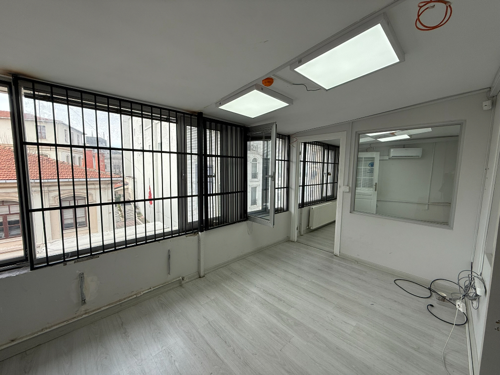 Cağaloğlu Bab-ı Ali Caddesinde 135 m² Kiralık Ofis
