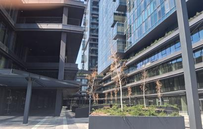 CUBES ANKARA'DA CADDE CEPHELİ SATILIK DÜKKAN