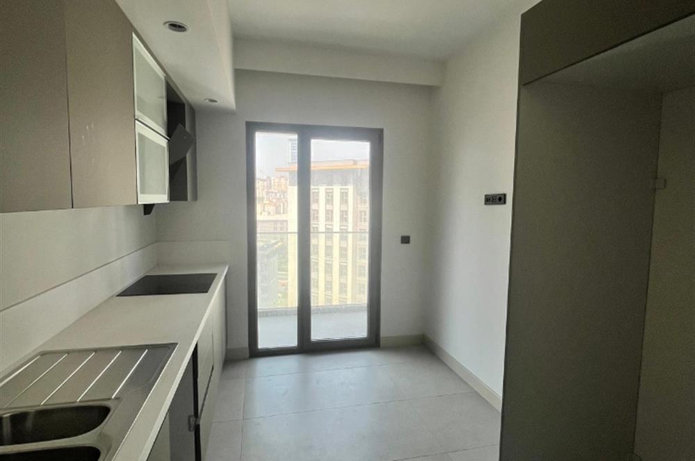 C21 ROOF' KADIKÖY FİKİRTEPE 19.ETAP 2+1KAPALI MUTFAK ŞEREFİYELİ