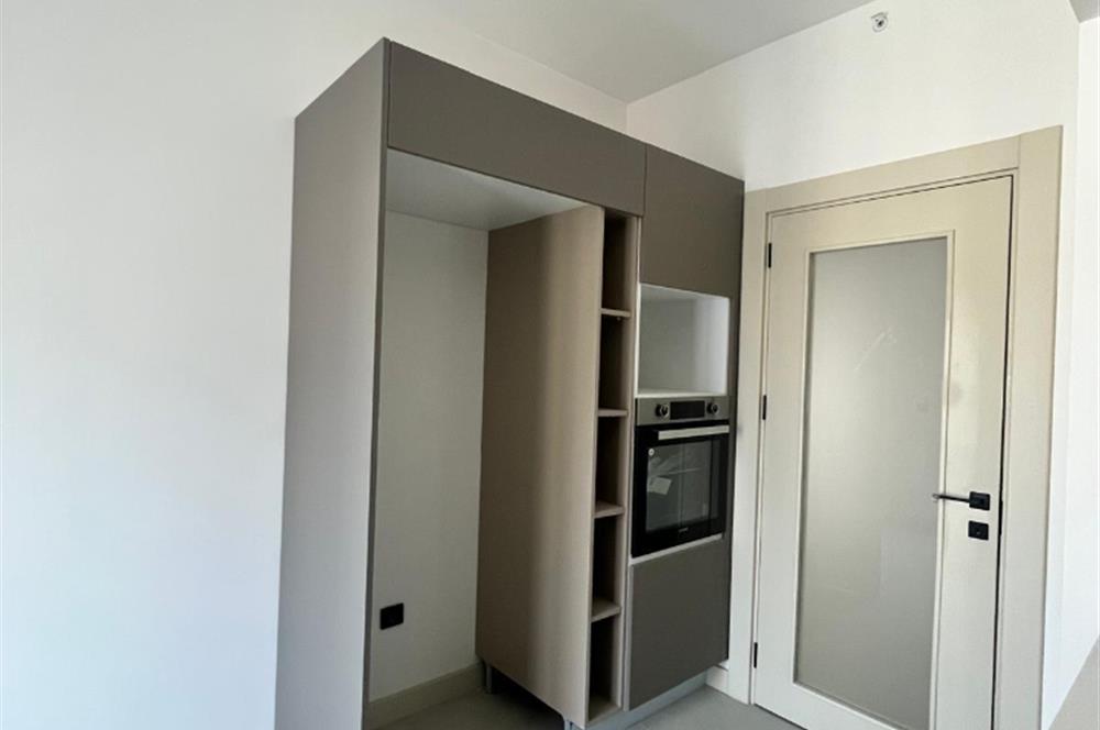 C21 ROOF' KADIKÖY FİKİRTEPE 19.ETAP 2+1KAPALI MUTFAK ŞEREFİYELİ