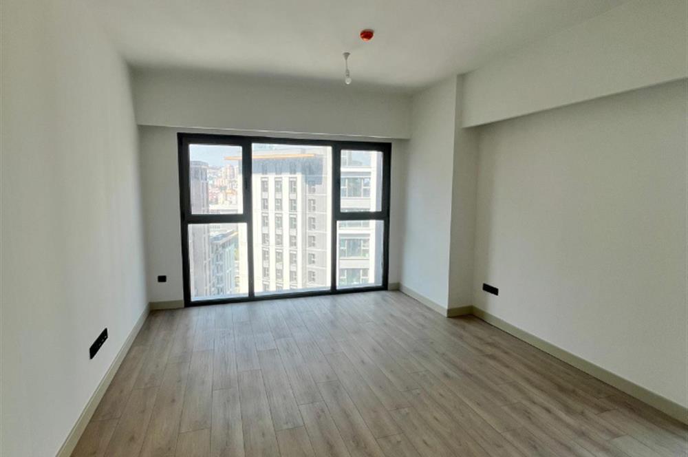 C21 ROOF' KADIKÖY FİKİRTEPE 19.ETAP 2+1KAPALI MUTFAK ŞEREFİYELİ