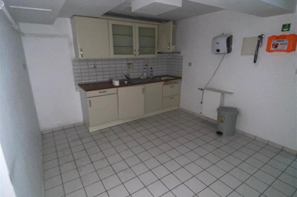 Bankadan Satılık Depolu Dükkan