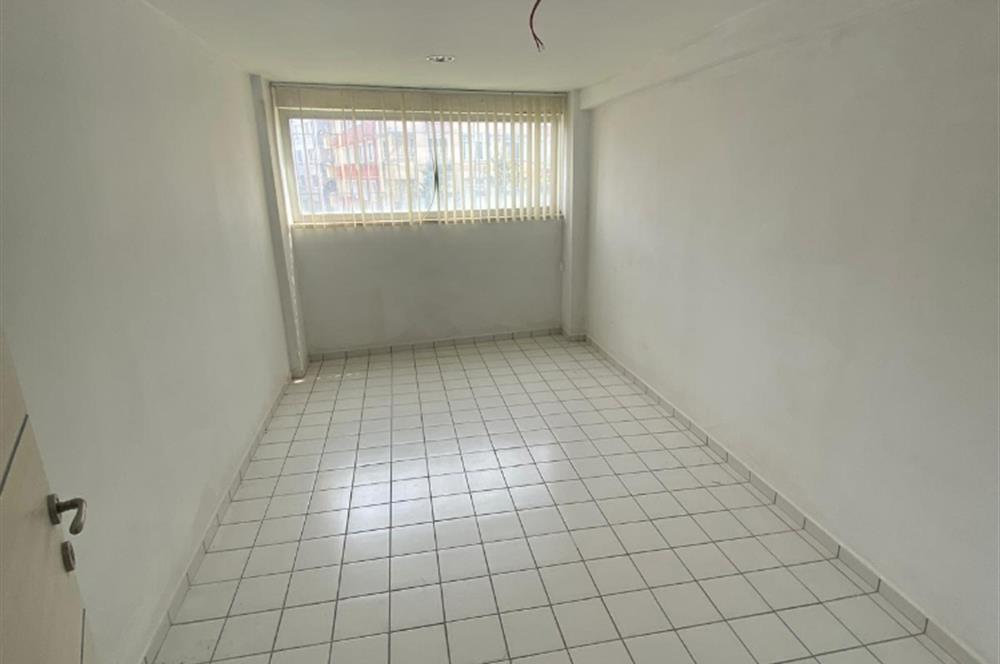 Bankadan Satılık Depolu Dükkan