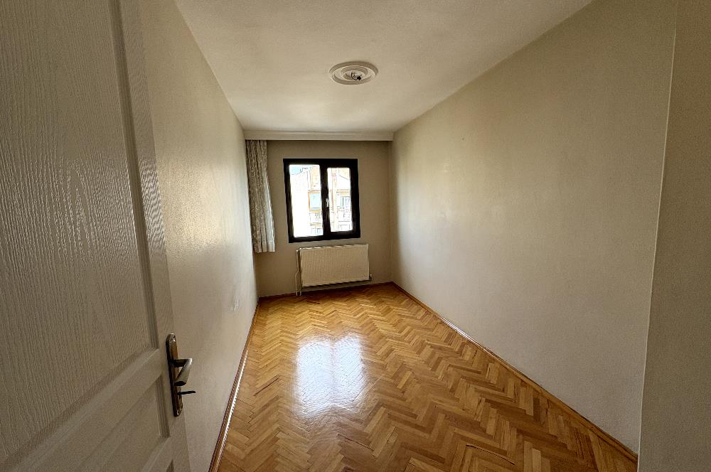 KARŞIYAKA BAHÇELİEVLER'DE GENİŞ, ÖNÜ AÇIK, KİRALIK 3+1 DAİRE 