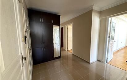 KARŞIYAKA BAHÇELİEVLER'DE GENİŞ, ÖNÜ AÇIK, KİRALIK 3+1 DAİRE 