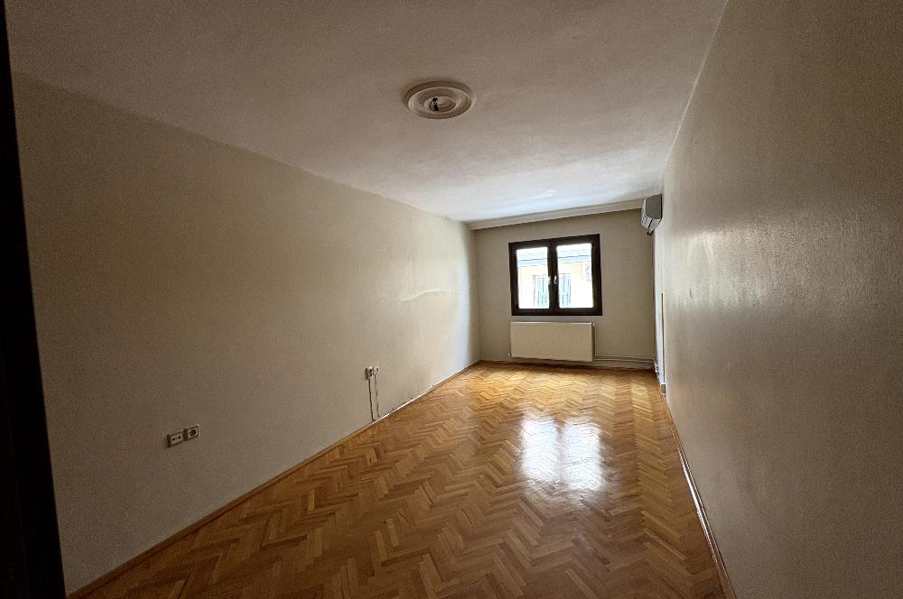 KARŞIYAKA BAHÇELİEVLER'DE GENİŞ, ÖNÜ AÇIK, KİRALIK 3+1 DAİRE 