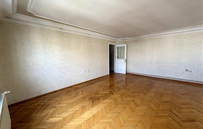 KARŞIYAKA BAHÇELİEVLER'DE GENİŞ, ÖNÜ AÇIK, KİRALIK 3+1 DAİRE 