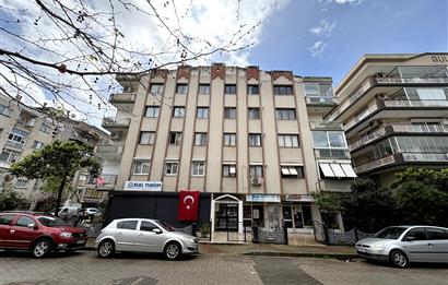 KARŞIYAKA BAHÇELİEVLER'DE GENİŞ, ÖNÜ AÇIK, KİRALIK 3+1 DAİRE 
