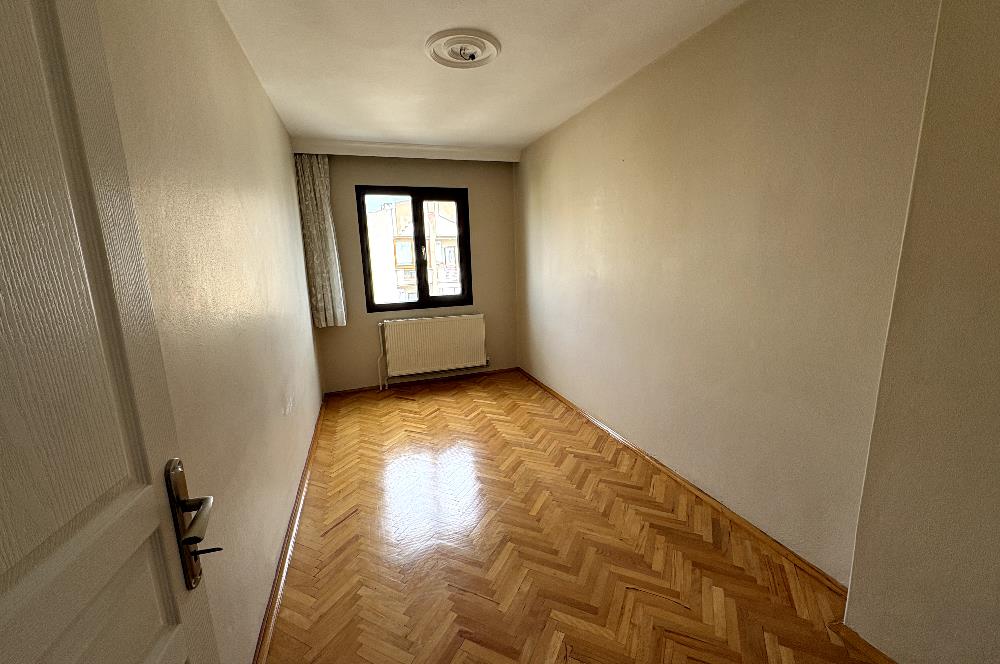 KARŞIYAKA BAHÇELİEVLER'DE GENİŞ, ÖNÜ AÇIK, KİRALIK 3+1 DAİRE 