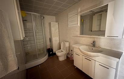 KARŞIYAKA BAHÇELİEVLER'DE GENİŞ, ÖNÜ AÇIK, KİRALIK 3+1 DAİRE 