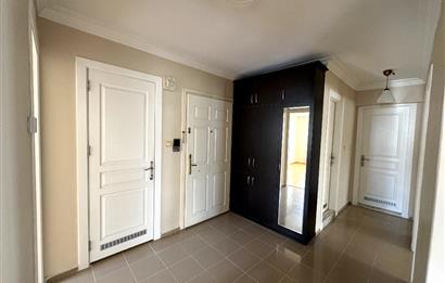 KARŞIYAKA BAHÇELİEVLER'DE GENİŞ, ÖNÜ AÇIK, KİRALIK 3+1 DAİRE 