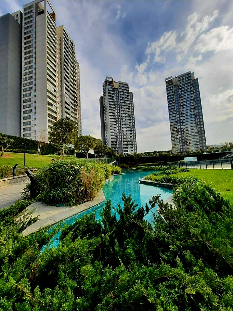 Bahçeşehir GölPanoramada peyzaj cephe boş 1+1 satılık