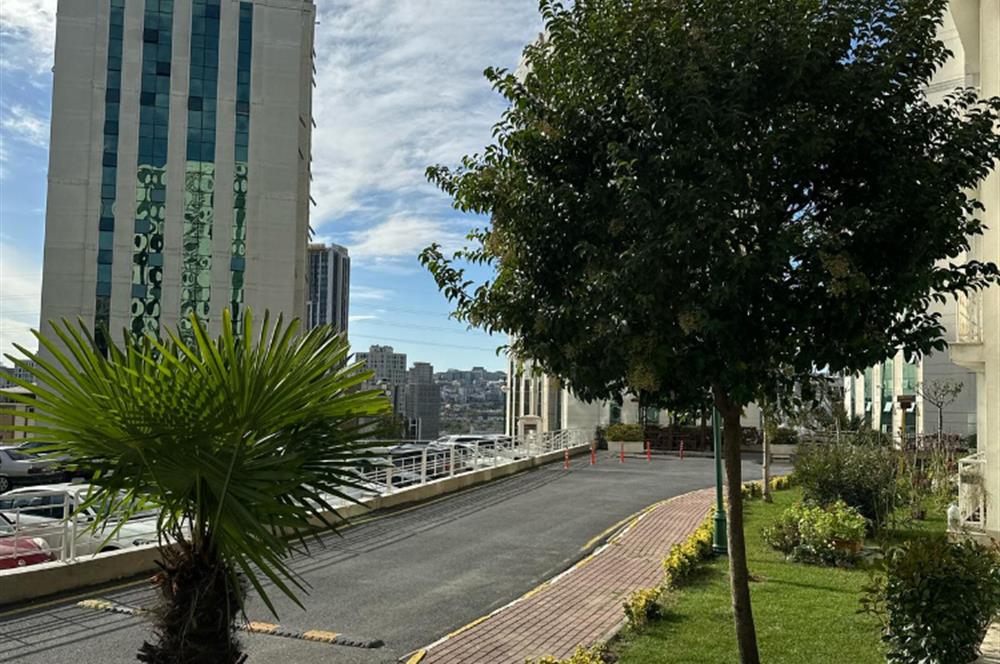 Prestij Parkta Metrobüse Yakın Satılık 1+1 Mükemmel Konum