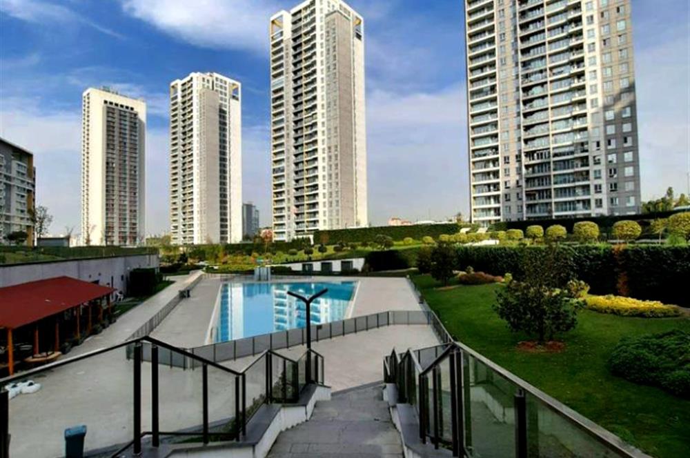 Bahçeşehir GölPanoramada mükemmel havuz cephe 3+1 satılık