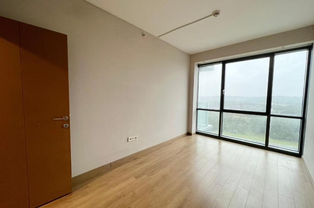 5.levent torunlarda satılık boş 1+1 yüksek kat 