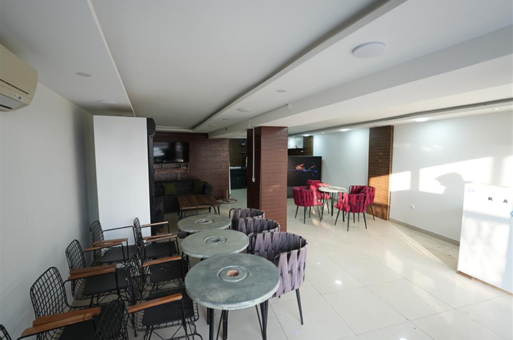 C21 Cius; Sahile Cephe Satılık Dükkan