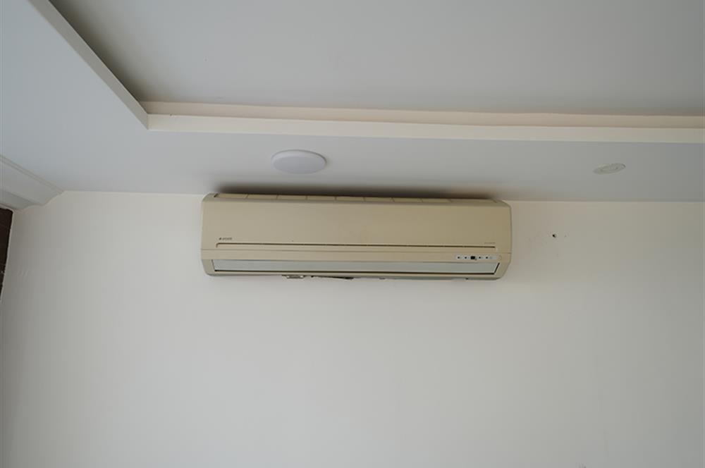 C21 Cius; Sahile Cephe Satılık Dükkan