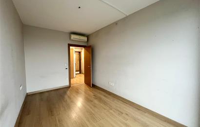 5.levent torunlarda satılık boş 1+1 yüksek kat 