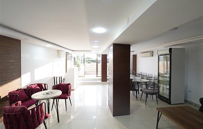 C21 Cius; Sahile Cephe Satılık Dükkan