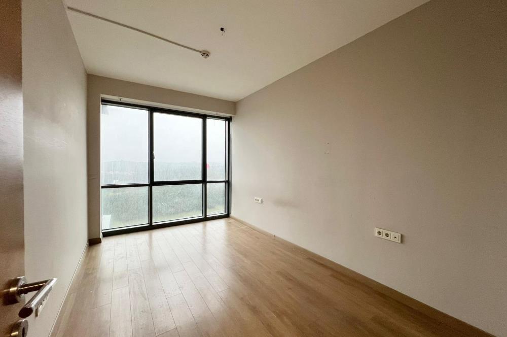 5.levent torunlarda satılık boş 1+1 yüksek kat 