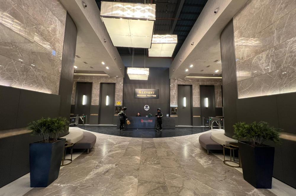 5.levent torunlarda satılık boş 1+1 yüksek kat 