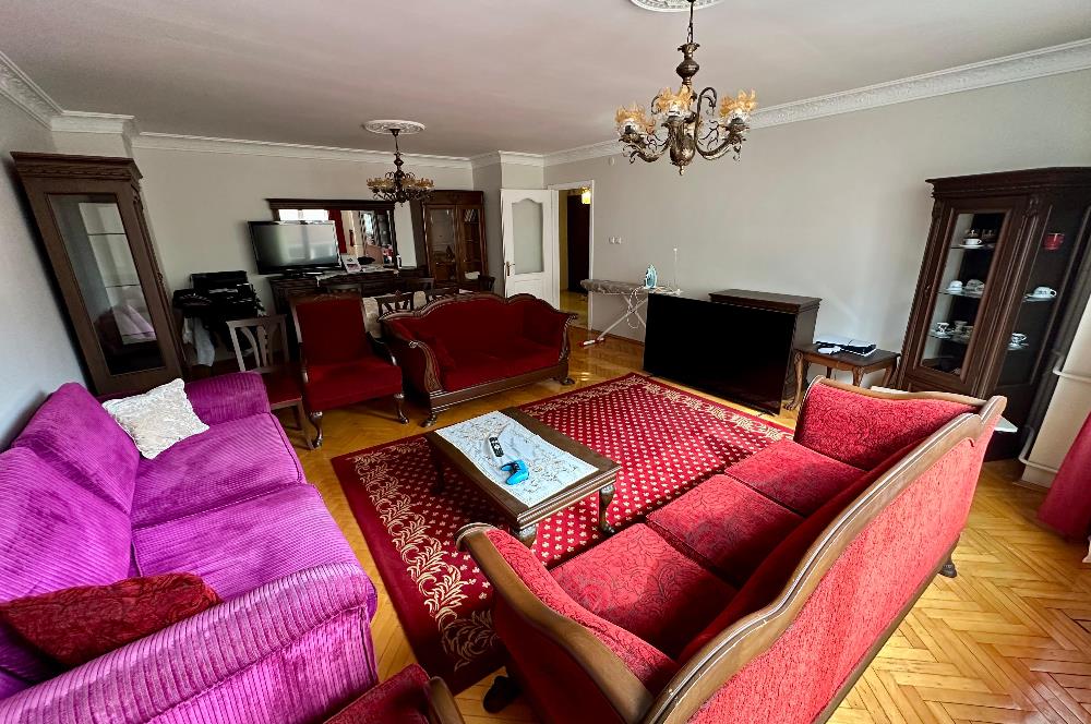 ŞİŞLİ BOZKURT SOKAKTA OTOPARKLI NET 125 METREKARE SATILIK DAİRE