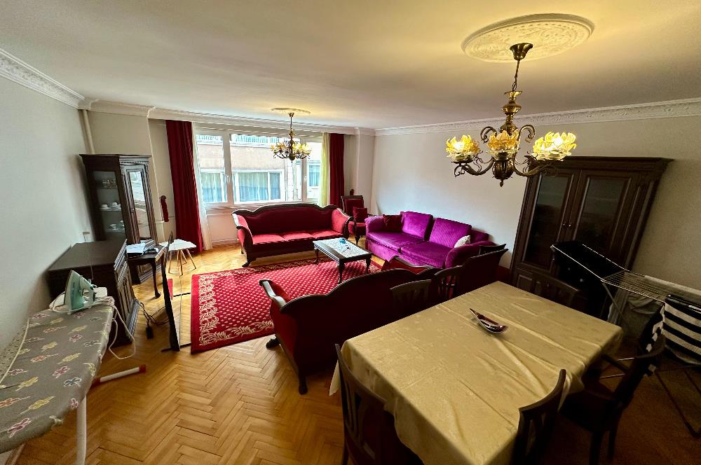 ŞİŞLİ BOZKURT SOKAKTA OTOPARKLI NET 125 METREKARE SATILIK DAİRE