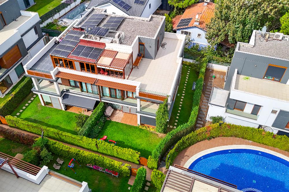 TUZLA MERCAN'DA DENİZ VE GÖL MANZARALI ÖZEL MİMARİLİ VİLLA