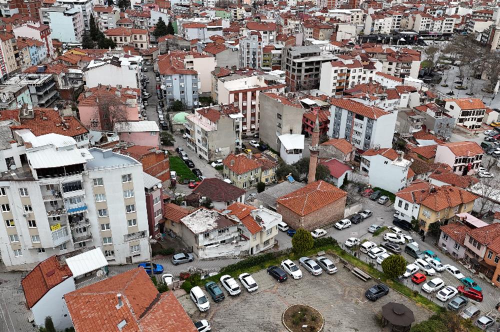 C21 WİNNER ÇARŞI MERKEZDE 5 KAT İMARLI ARSA VE KARGİR EV