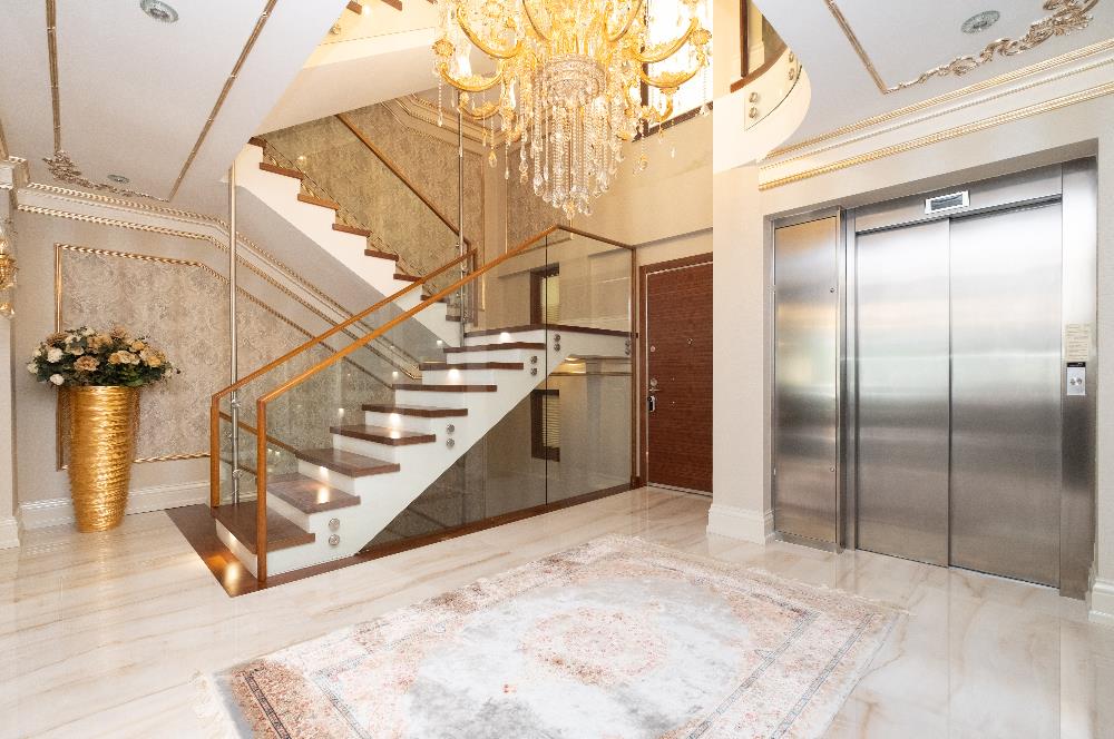 TUZLA MERCAN'DA DENİZ VE GÖL MANZARALI ÖZEL MİMARİLİ VİLLA