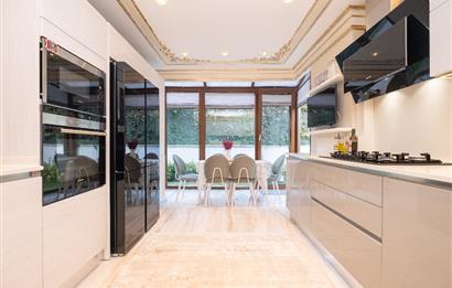 TUZLA MERCAN'DA DENİZ VE GÖL MANZARALI ÖZEL MİMARİLİ VİLLA