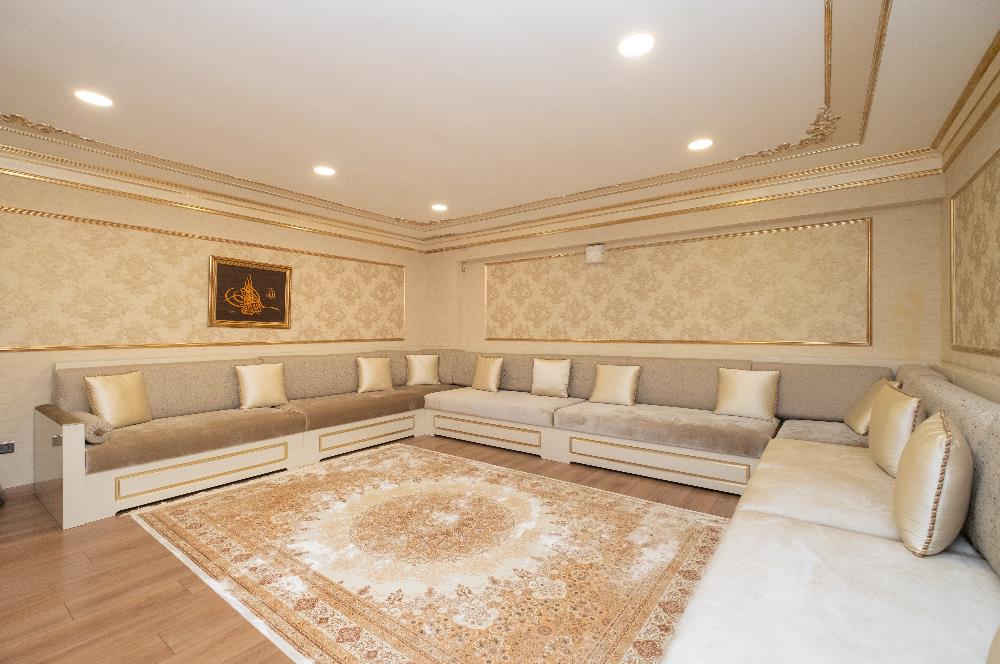 TUZLA MERCAN'DA DENİZ VE GÖL MANZARALI ÖZEL MİMARİLİ VİLLA