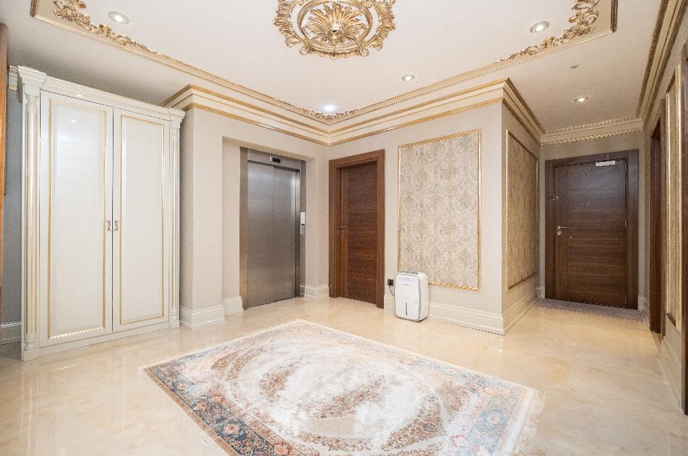 TUZLA MERCAN'DA DENİZ VE GÖL MANZARALI ÖZEL MİMARİLİ VİLLA